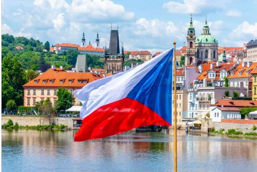 منح الدراسة في جمهورية التشيك