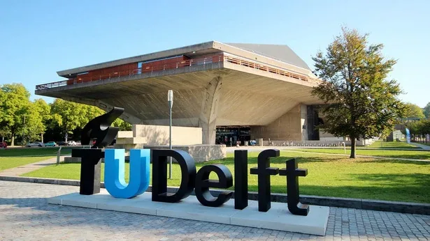 منحة جامعة دلفت للتكنولوجيا (Justus & Louise van Effen)